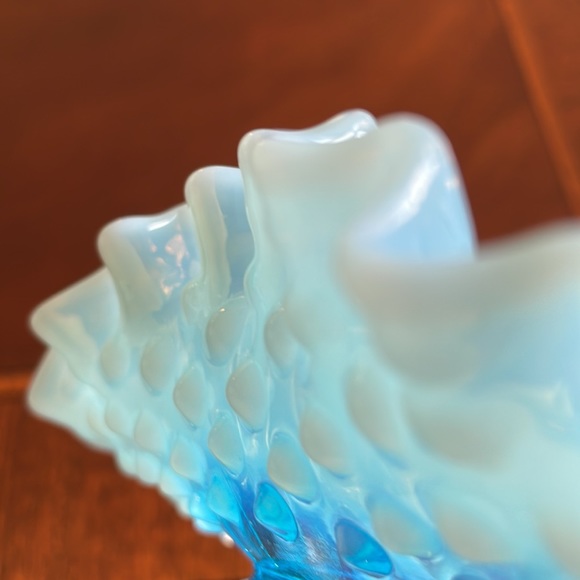 Vintage Fenton blue Opalescent bon bon dish - Picture 3 of 6